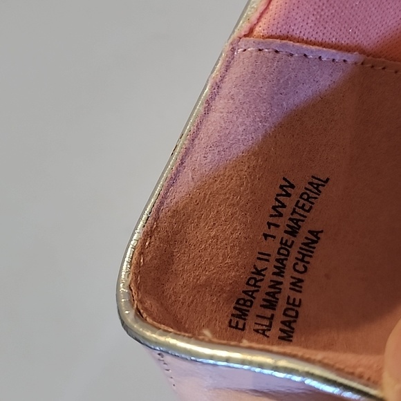 Arnia or Annia brand of cushioned flats. Size 11 WW.  Silver accents/pale pink - Picture 8 of 8